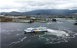 Tàu điện chạy bằng pin lớn nhất thế giới bắt đầu thử nghiệm tại Australia